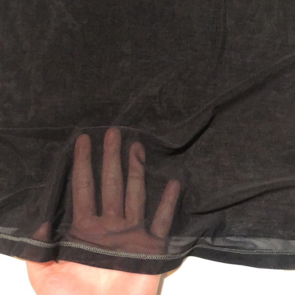 Lululemon half mesh t/shirt - Picture 3 of 4